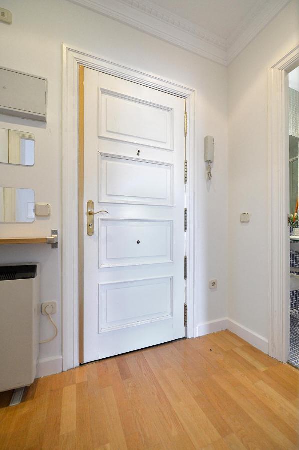 Homeabout Puerta Del Sol Premium มาดริด ภายนอก รูปภาพ